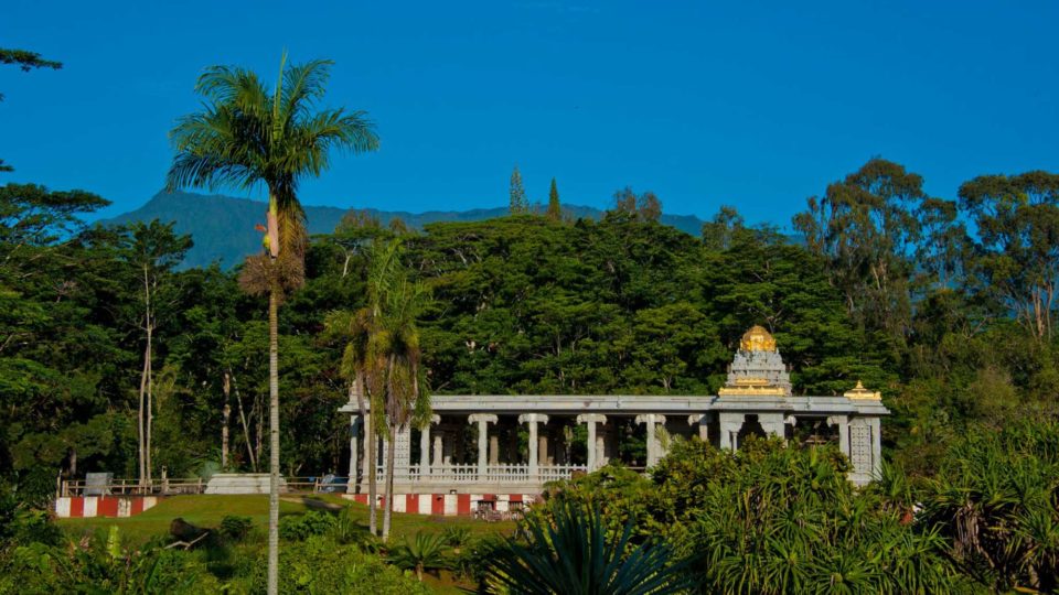 Hindu Temple Kauai Offers Tranquility on Kauai Vacation